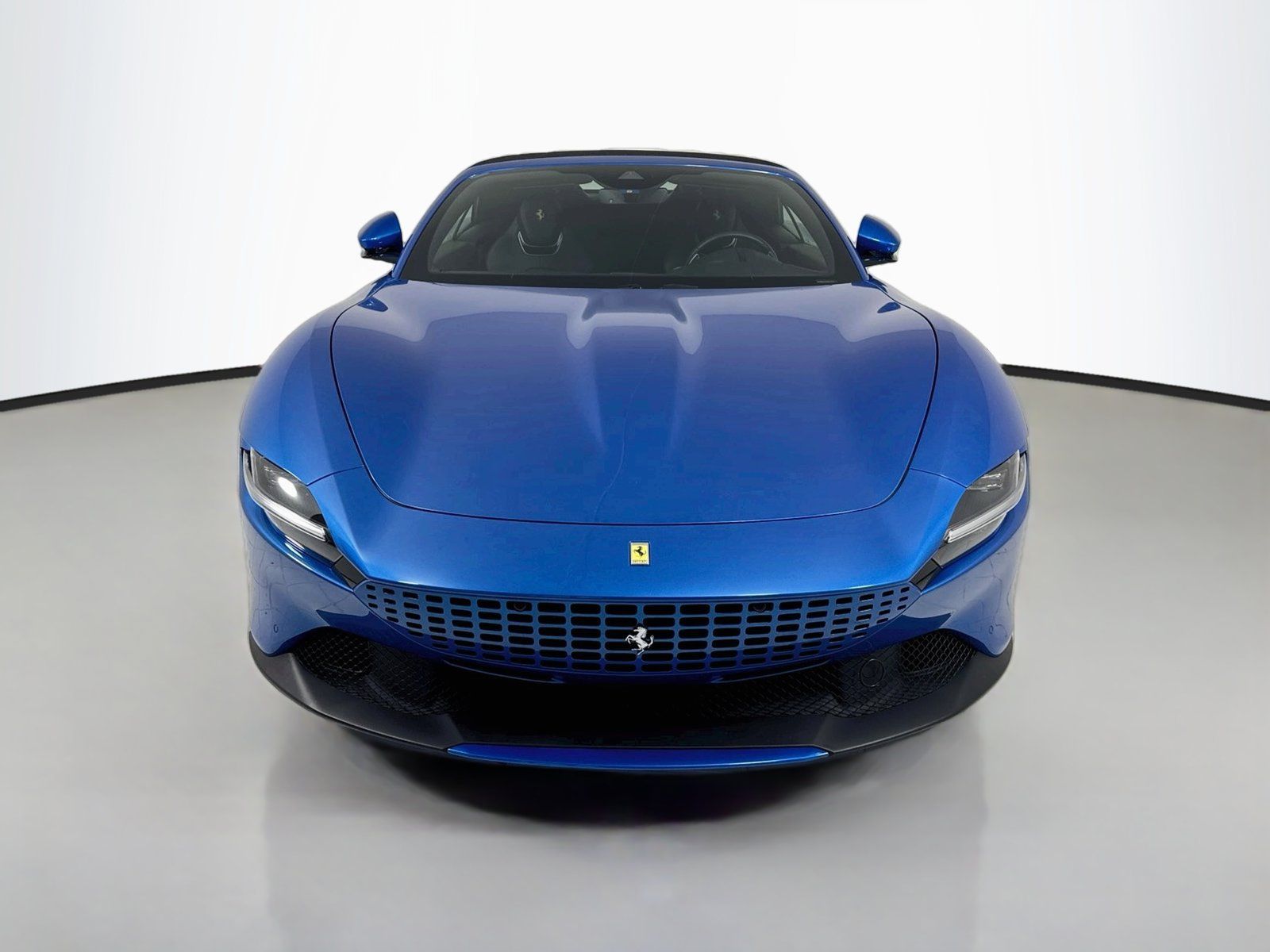 Used 2025 Ferrari Roma Spider RWD image 2