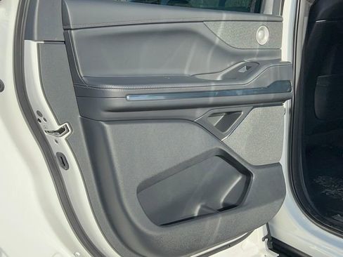 New 2026 Lincoln Navigator L Reserve w/ Jet Appearance Package image 32