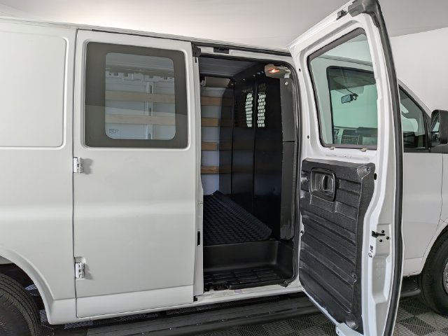 Used 2025 Chevrolet Express 2500 w/ Driver Convenience Package RWD image 23