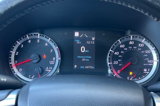 Used 2021 Toyota Highlander LE FWD image 30