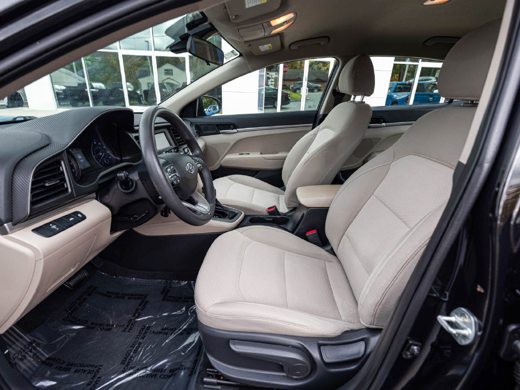 Used 2020 Hyundai Elantra SE FWD image 24