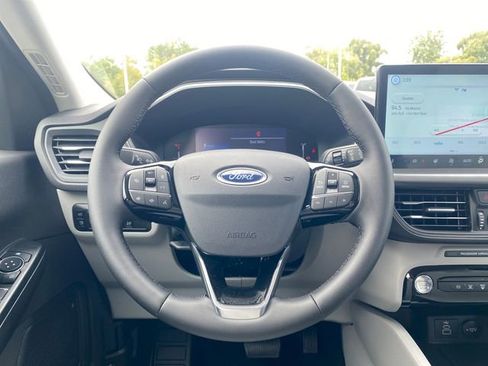 New 2025 Ford Escape SE image 21