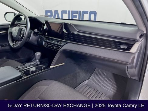 Used 2025 Toyota Camry LE w/ Convenience Package image 32
