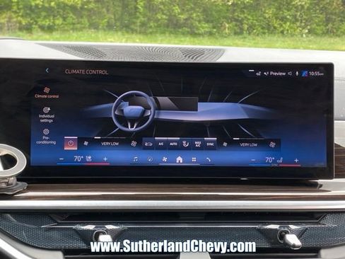 Used 2025 BMW X7 xDrive40i w/ Executive Package image 34