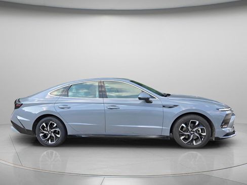 Used 2024 Hyundai Sonata SEL FWD image 6