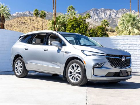 Used 2023 Buick Enclave Avenir w/ Avenir Technology Package AWD/4WD image 2