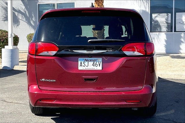 Used 2023 Chrysler Voyager LX FWD image 3