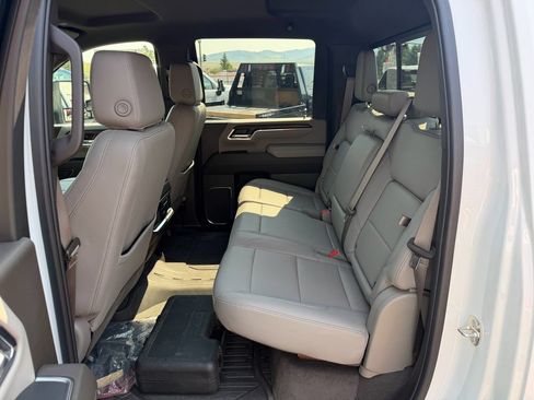 Used 2024 GMC Sierra 2500 SLT w/ SLT Premium Package AWD/4WD image 10