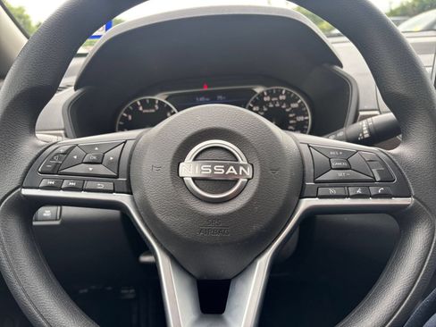 Used 2025 Nissan Altima 2.5 SV FWD image 28