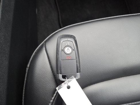 Used 2024 Ford Edge SEL image 35