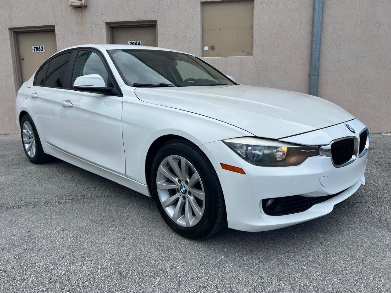 Used 2014 BMW 320i Sedan RWD image 11