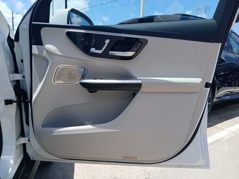 Used 2024 Mercedes-Benz GLC 300 4MATIC image 21