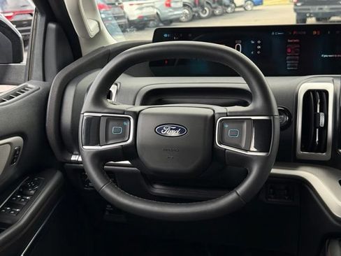 Certified 2025 Ford Expedition Active AWD/4WD image 7