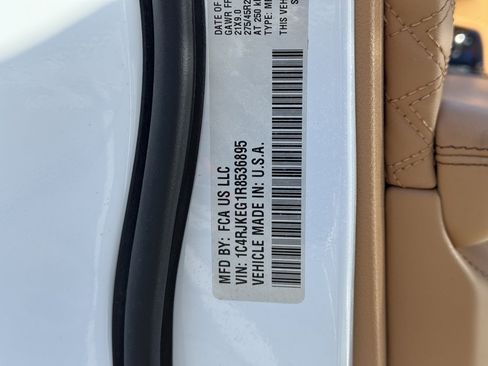 Used 2024 Jeep Grand Cherokee L Summit image 27