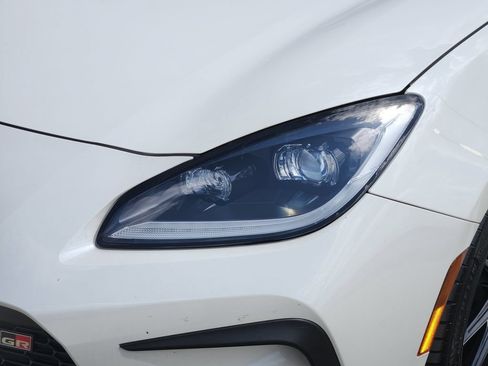 Used 2024 Toyota GR86 Premium RWD image 9
