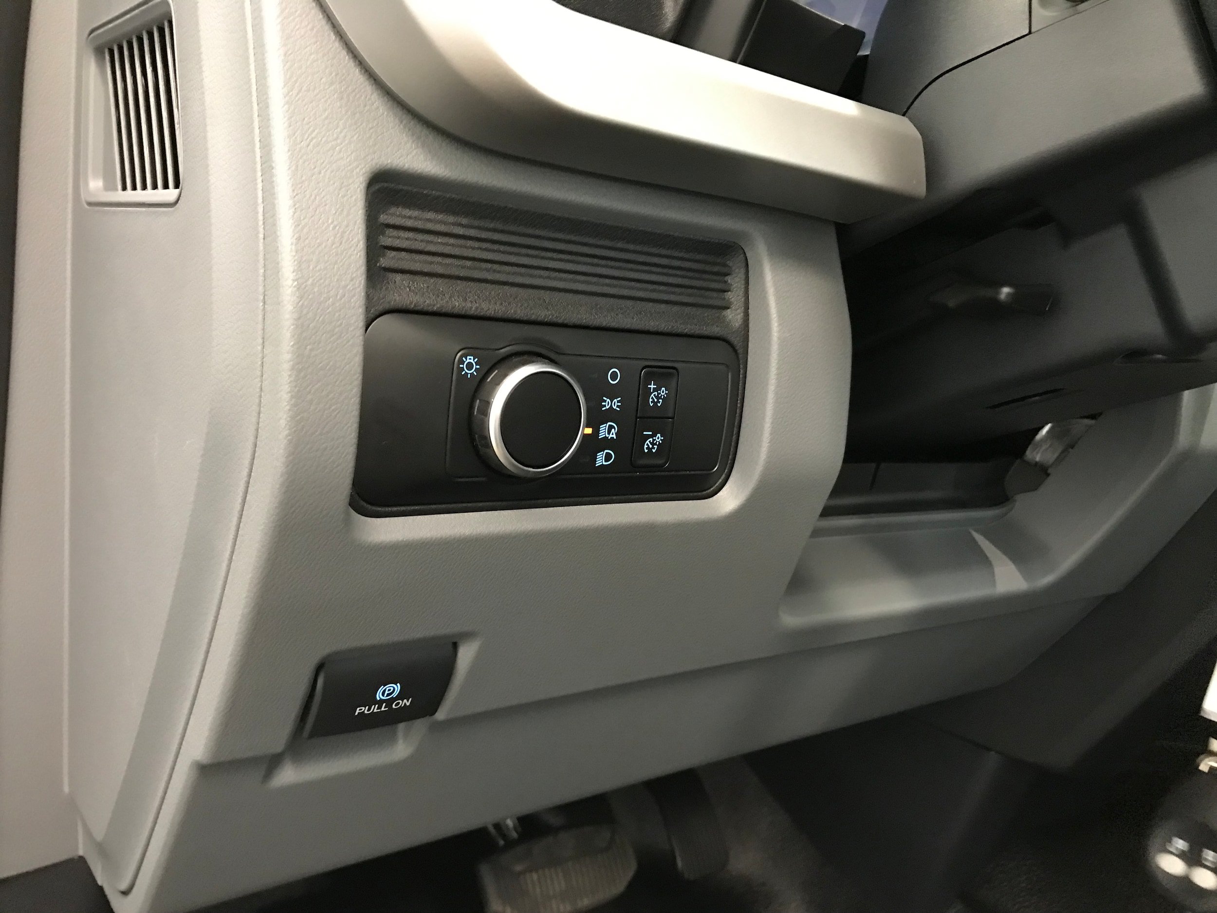 New 2026 Ford F550 4x4 Regular Cab Super Duty image 13