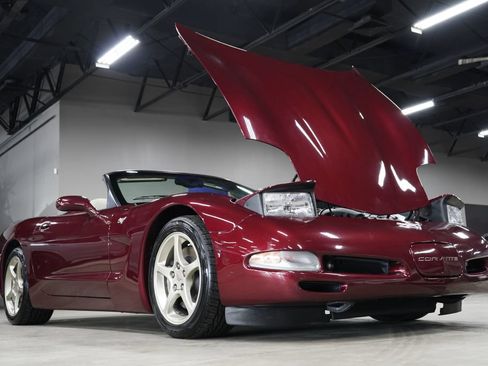 Used 2003 Chevrolet Corvette Convertible w/ Preferred Equipment Group1 RWD image 27