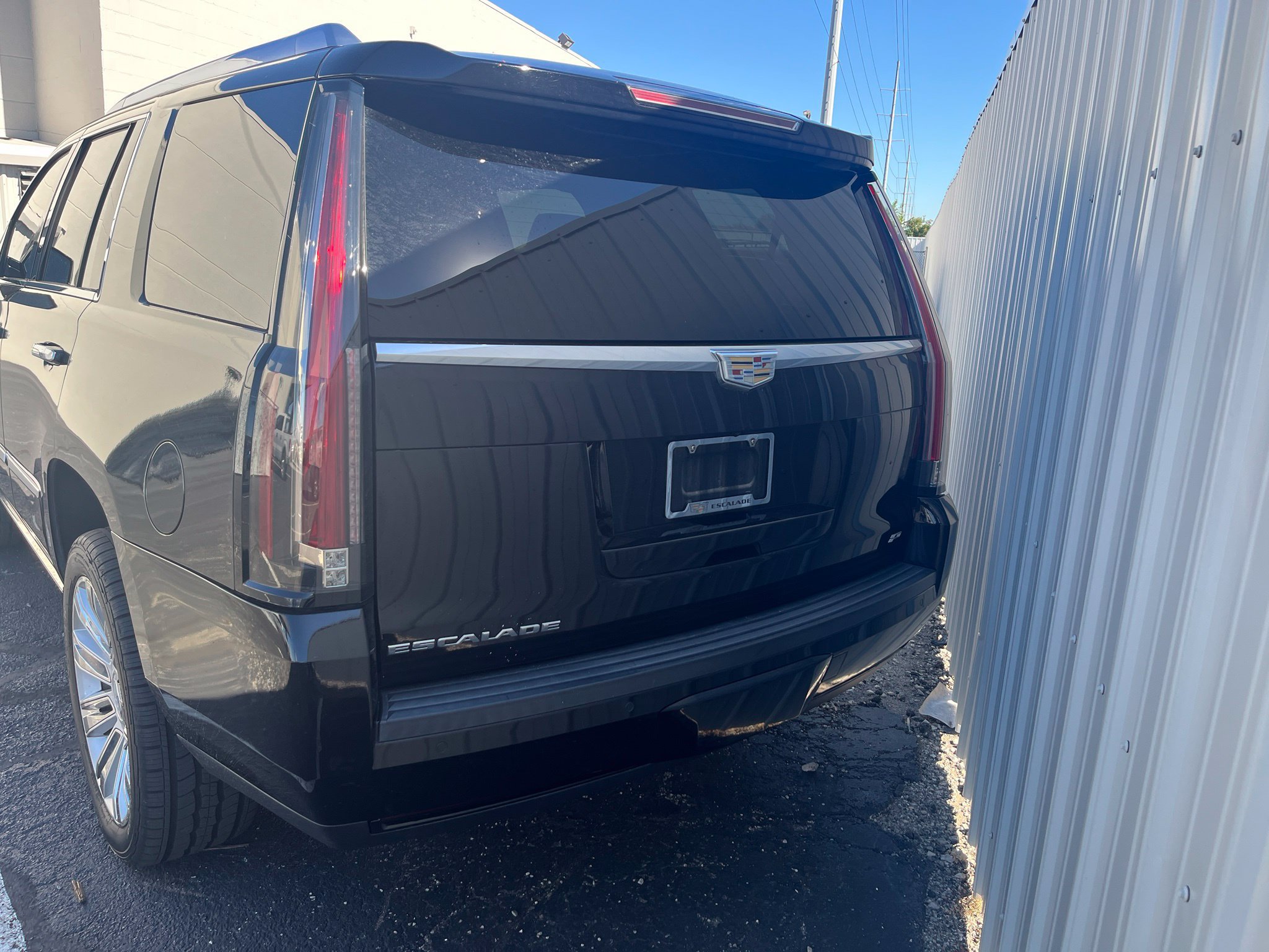 Used 2015 Cadillac Escalade Platinum AWD/4WD image 5