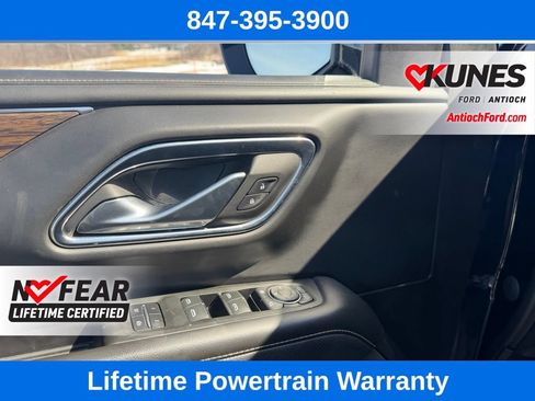 Used 2023 Chevrolet Suburban Premier AWD/4WD image 7