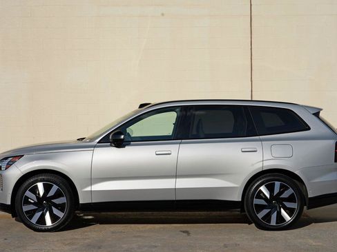 Used 2025 Volvo EX90 Ultra AWD/4WD image 47