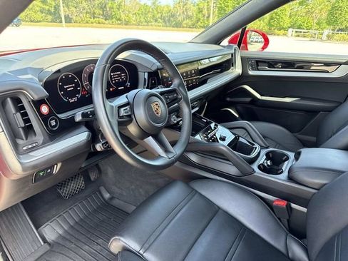 Used 2024 Porsche Cayenne Coupe AWD/4WD image 23