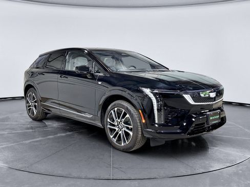 Used 2026 Cadillac Optiq Sport 1 w/ LPO, Floor Liner Package AWD/4WD image 4