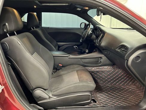 Used 2018 Dodge Challenger R/T RWD image 22