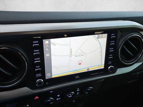 Used 2021 Toyota Tacoma Limited AWD/4WD image 13