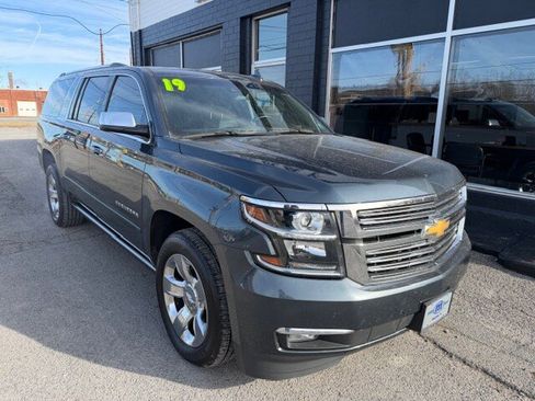 Used 2019 Chevrolet Suburban Premier image 2