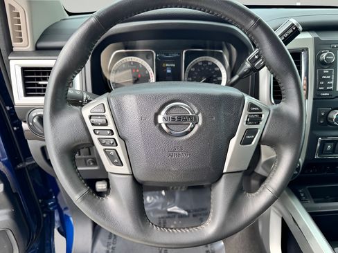 Used 2017 Nissan Titan SV AWD/4WD image 13