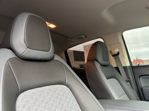 Used 2021 Chevrolet Colorado Z71 w/ Safety Package AWD/4WD image 13