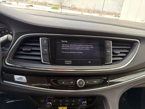 Used 2021 Buick Enclave Essence w/ Sound and Sites Package image 18