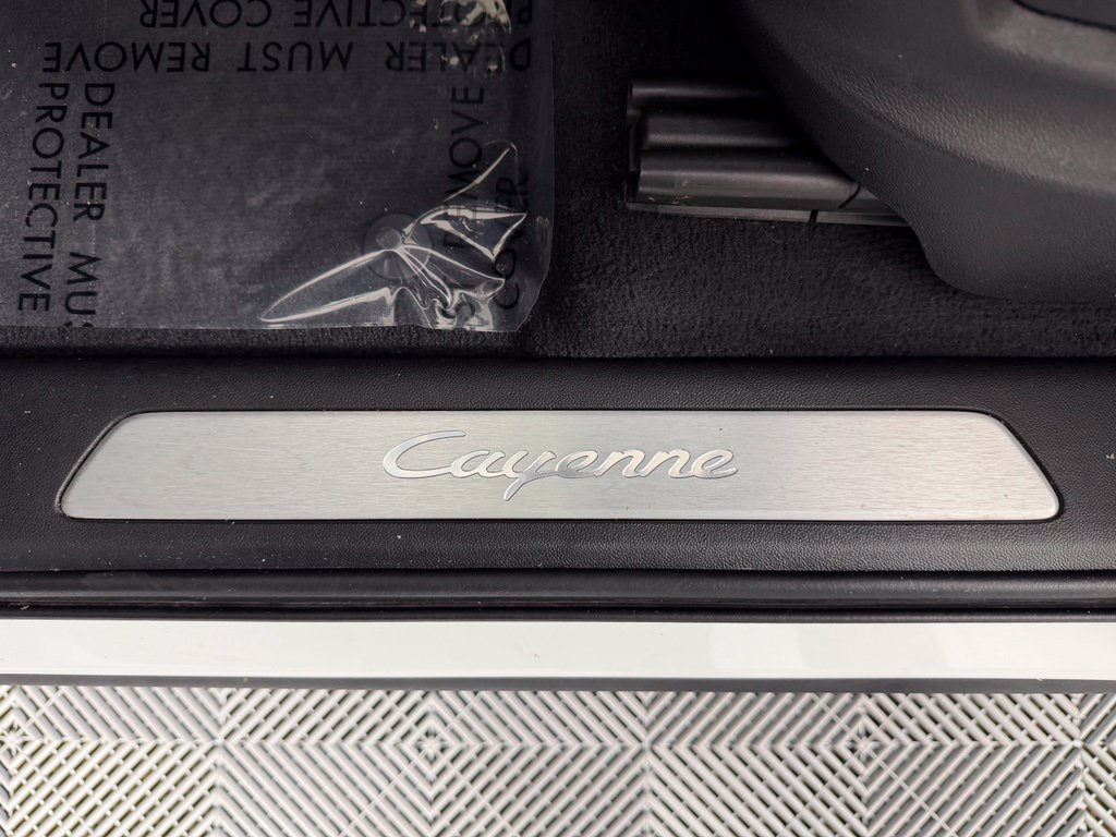 Certified 2021 Porsche Cayenne AWD/4WD image 21