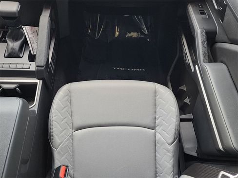 New 2025 Toyota Tacoma SR5 image 9