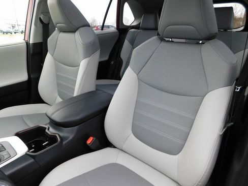 Used 2025 Toyota RAV4 Limited image 16