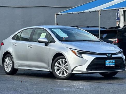 Used 2024 Toyota Corolla LE w/ LE Convenience Package image 2