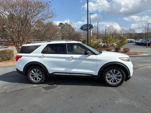 Used 2023 Ford Explorer Limited image 12