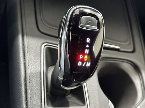 Certified 2025 Cadillac XT4 Premium Luxury image 16