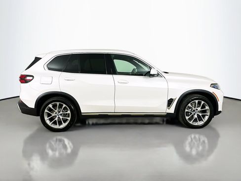 New 2026 BMW X5 xDrive40i w/ Premium Package AWD/4WD image 4