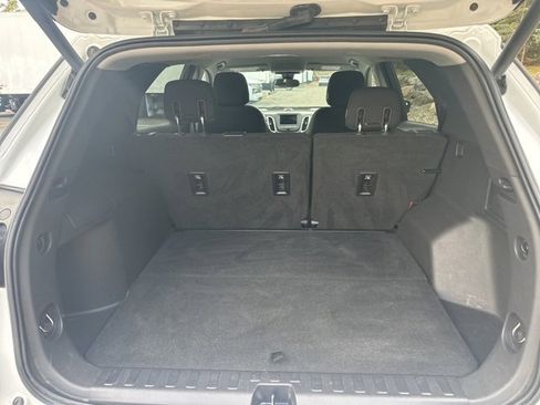 Used 2019 Chevrolet Equinox LT w/ Driver Convenience Package image 28