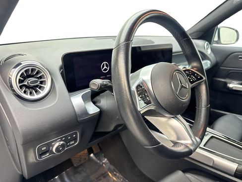 Used 2025 Mercedes-Benz GLB 250 w/ Exclusive Package image 47
