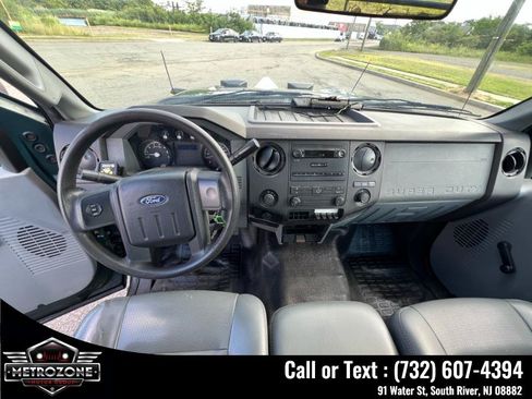 Used 2011 Ford F250 XL w/ Snow Plow Prep Pkg AWD/4WD image 17