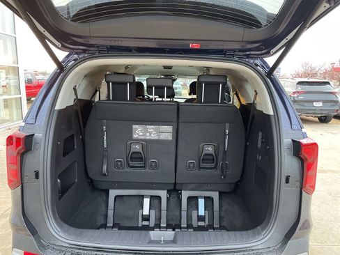 New 2026 Kia Carnival EX image 14