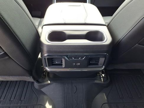 Used 2025 GMC Sierra 3500 Denali w/ Technology Package image 16