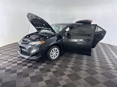 Used 2017 Toyota Corolla LE w/ Carpet Mat Package (TMS) FWD image 12