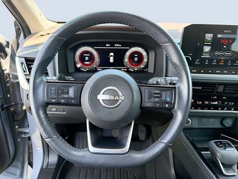 Used 2022 Nissan Rogue Platinum w/ Head-Up Display Package AWD/4WD image 12