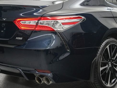 Used 2020 Toyota Camry XSE FWD image 11