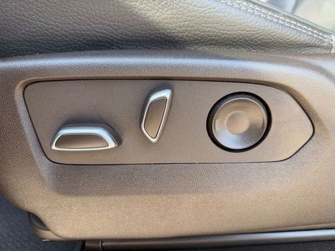 Used 2022 GMC Yukon Denali image 8