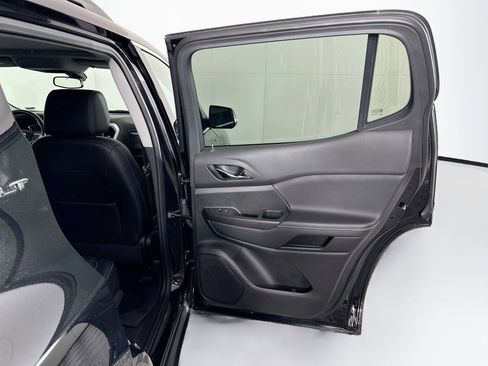 Used 2020 GMC Acadia SLT w/ LPO, Floor Liner Package FWD image 33