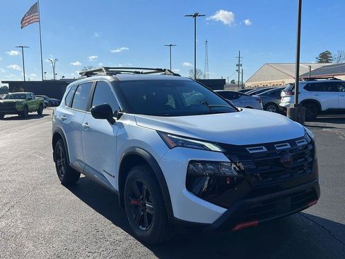 New 2026 Nissan Rogue SV image 3